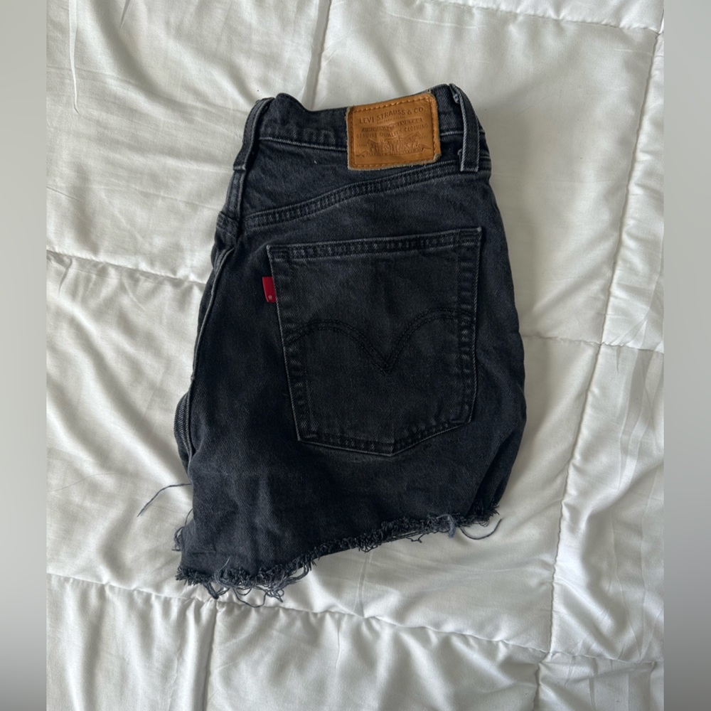 LEVIS Ribcage shorts size 29